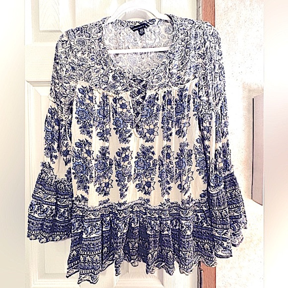 American Eagle Outfitters Blue and White Blouse XS